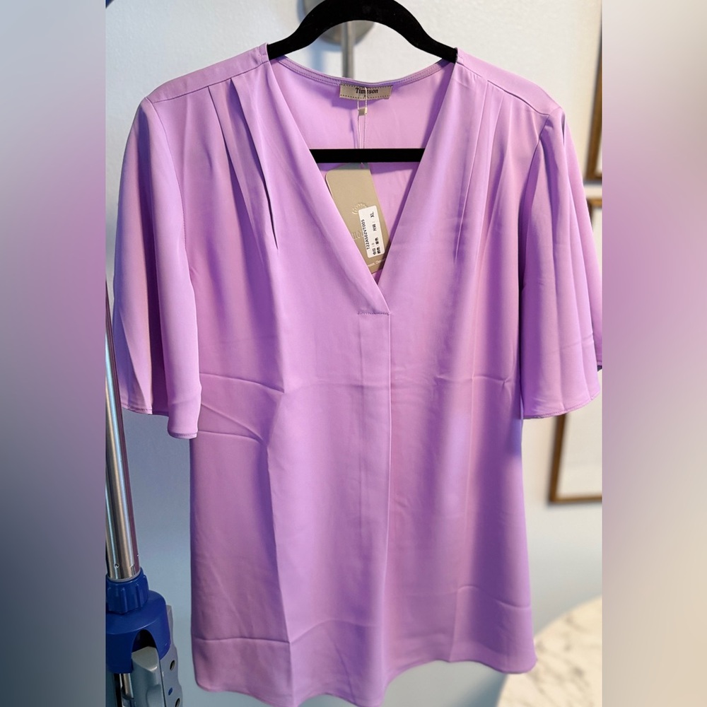 Chic Lilac V-Neck Blouse